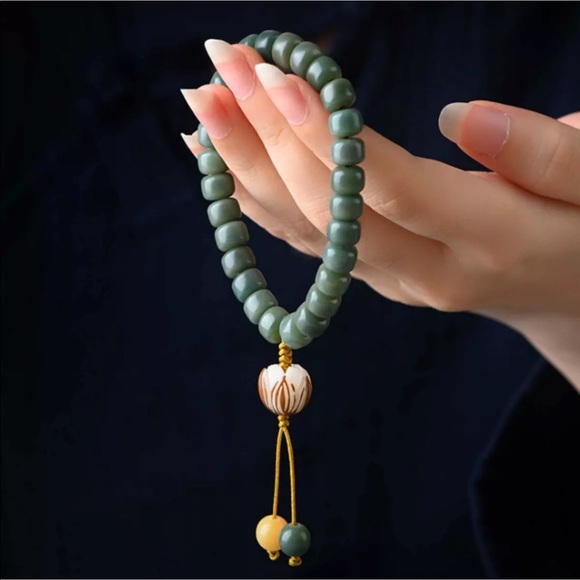 Earth Art hand crafted artisan Other - Lotus Bodhi root bracelet